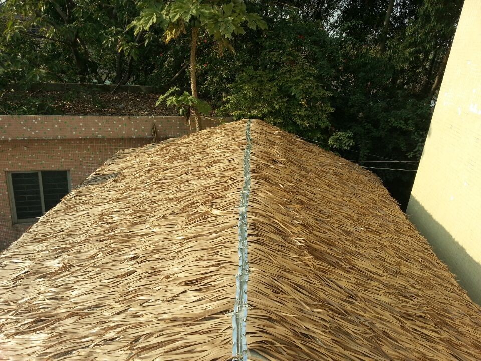 新品特價 廠家直銷阻燃塑料茅草瓦，打造自然建筑裝飾新風尚